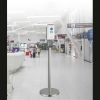 Distributeur automatique de gel hydroalcoolique pour lieux publics (lot de 100 pièces)