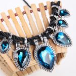 collier plexiglass imitation saphir