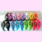Montre femme en silicone mouvement Quartz (lot de 50 pièces)