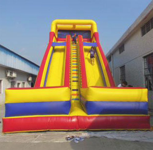 toboggan gonflable STRGNFT121