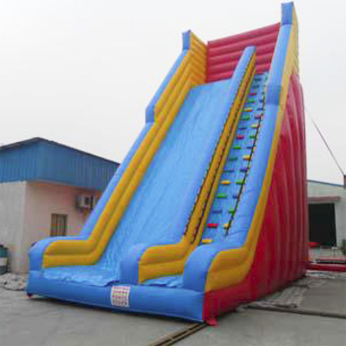 toboggan gonflable STRGNFT130