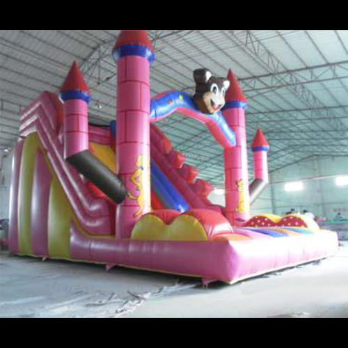 toboggan gonflable STRGNFT137